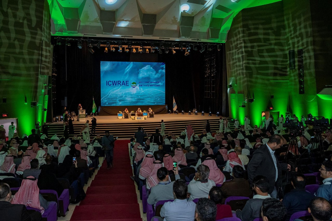 جانب من انطلاق اعمال المؤتمر الدولي العاشر للموارد المائية والبيئة الجافة في (الرياض)