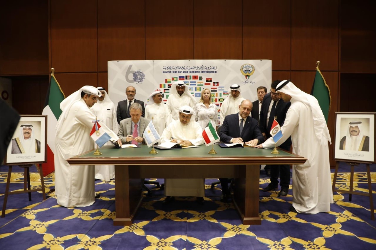 الصندوق الكويتي للتنمية يوقع اتفاقية لتمويل قرض مشروع منظومة توفير المياه لولايتين في الارجنتين بقيمة 2ر15 مليون دينار