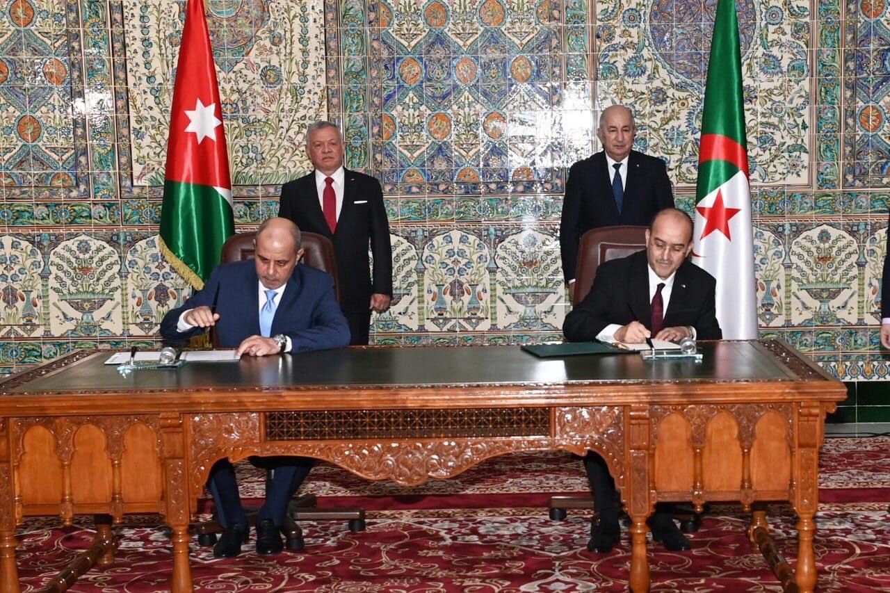جانب من مراسم توقيع الاتفاقيات بين الجزائر والأردن