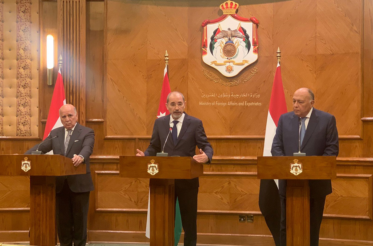 وزراء خارجية الاردن ومصر والعراق خلال التصريحات المشتركة في العاصمة الاردنية عمان