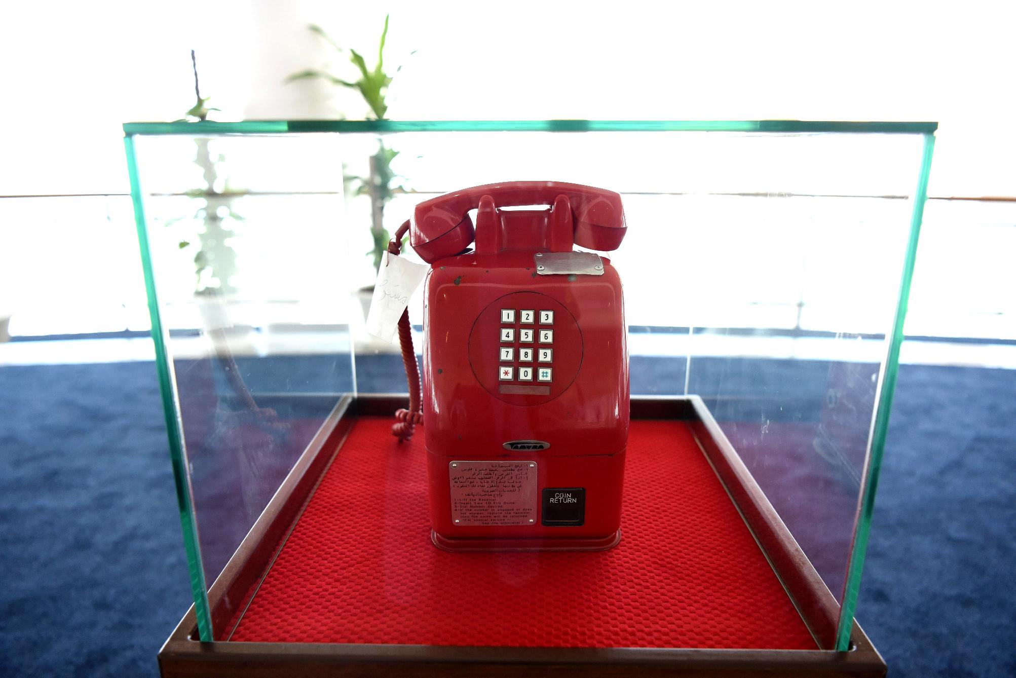 جزء من معرض وزارة المواصلات لمقتنيات وسائل اتصالات قديمة