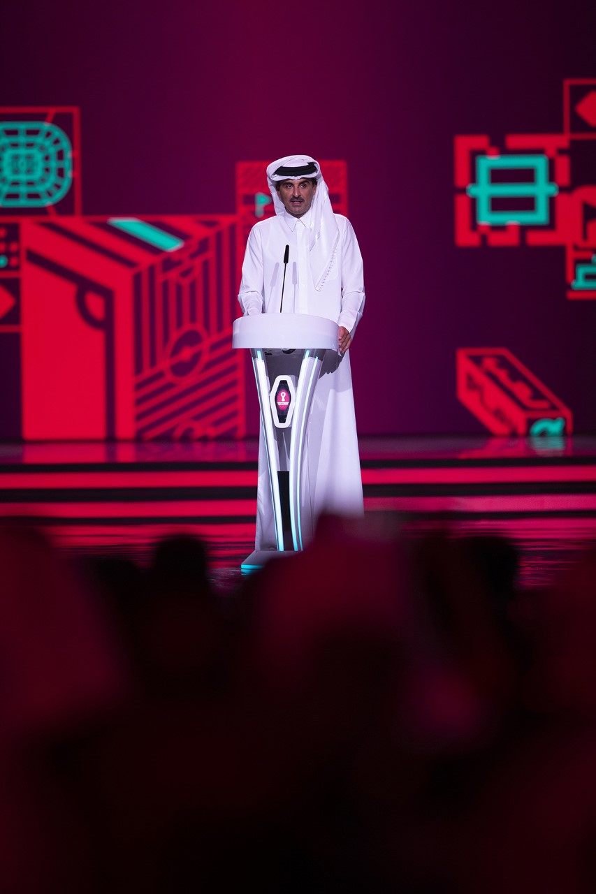 أمير دولة قطر الشيخ تميم بن حمد خلال حفل سحب قرعة بطولة كأس العالم