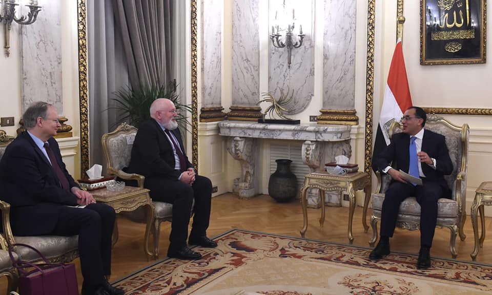 رئيس الوزراء المصري يلتقي النائب الاول لرئيس المفوضية الاوروبية