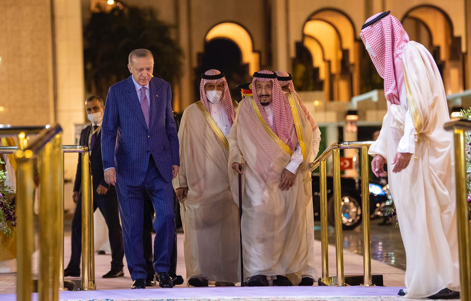 خادم الحرمين يستقبل الرئيس التركي بمناسبة زيارته إلى السعودية