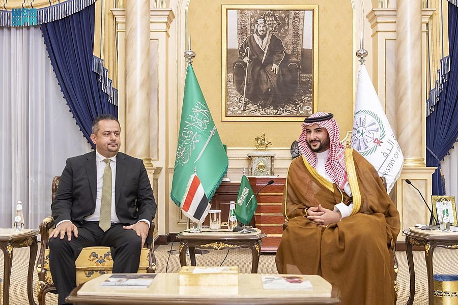 نائب وزير الدفاع السعودي يستقبل رئيس الوزراء اليمني