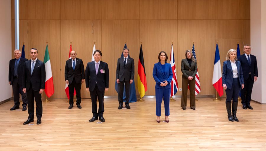 كونا NATO hosts meeting of G7 foreign ministers