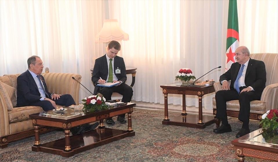 الرئيس الجزائري مع وزير الخارجية الروسي