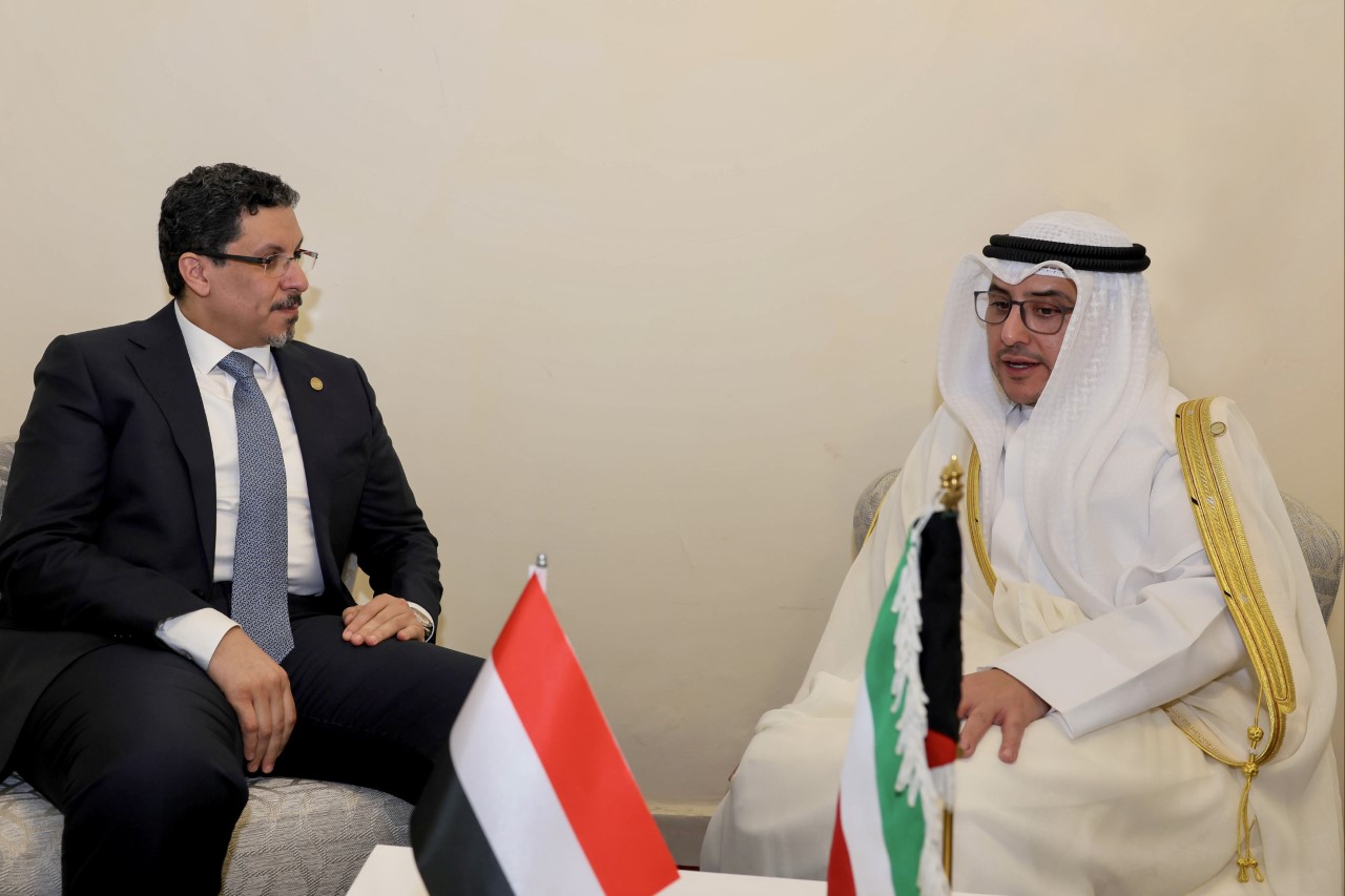 Kuwaiti Foreign Minister meets Yemeni counterpart