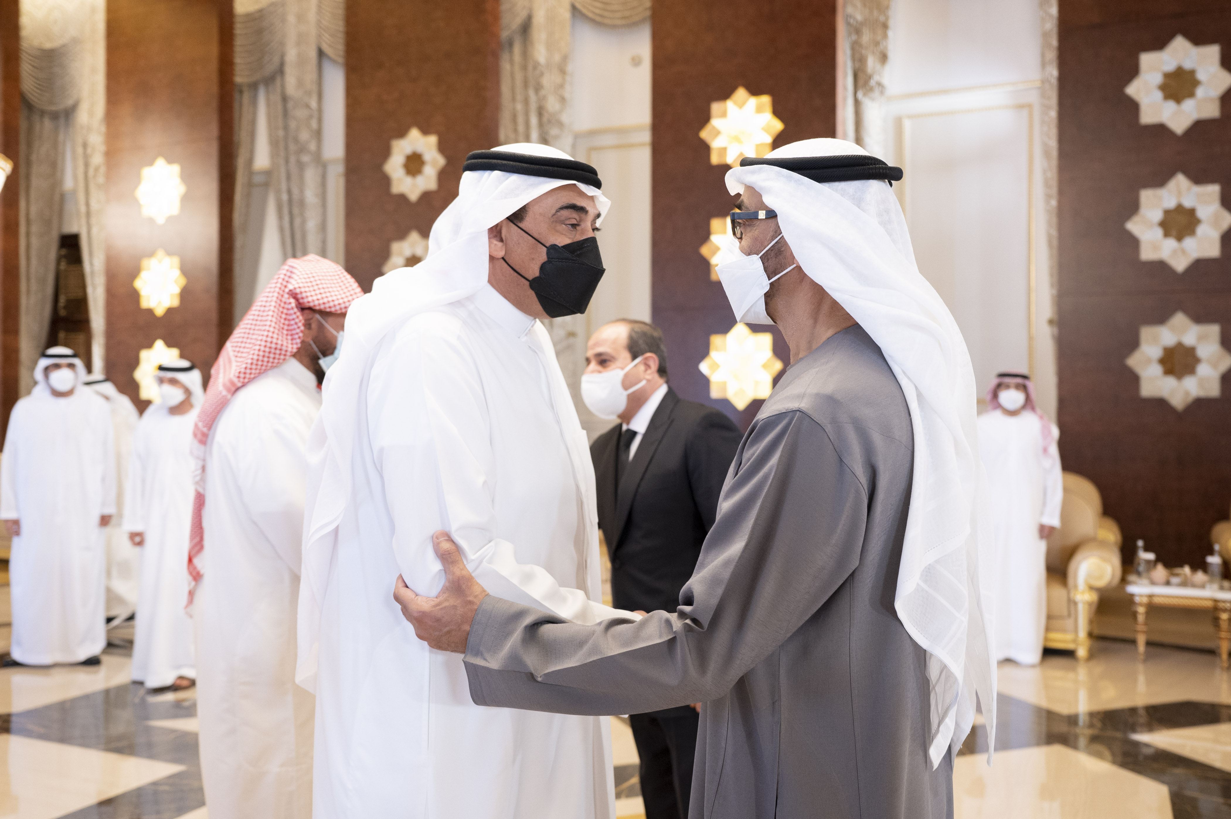 Kuwait Amir's envoy offers condolence over passing of Sheikh Khalifa