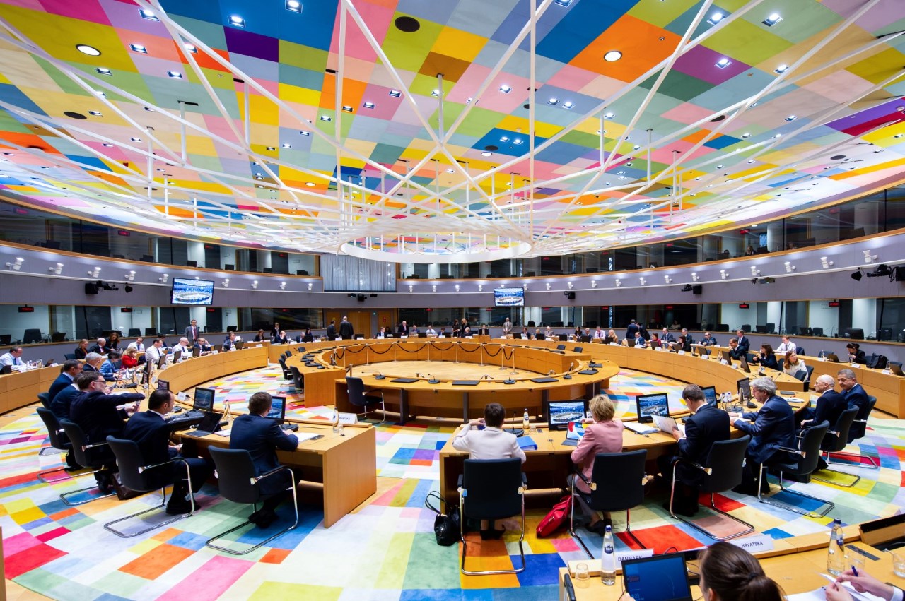 اجتماع وزراء مالية الدول الاعضاء في منطقة (اليورو)