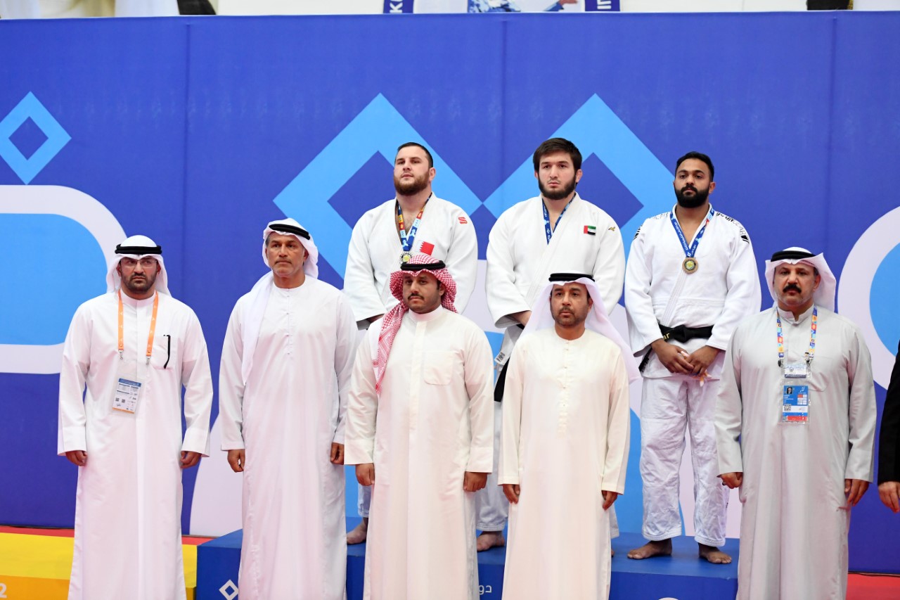 تتويج لاعب الكويت عبدالله طالب بالميدالية البرونزية