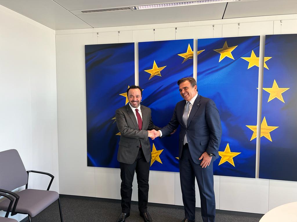 نائب رئيس المفوضية الأوروبية يلتقي وزير الدولة لشؤون مجلس الأمة ووزير الدولة لشؤون الشباب