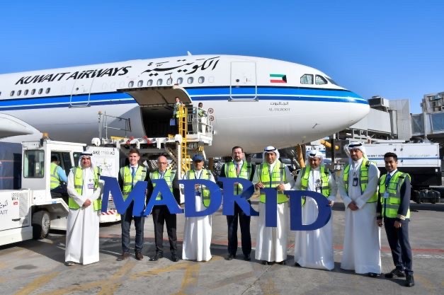 جانب من احتفال شركة الخطوط الجوية الكويتية خلال اطلاق اولى رحلاتها الجديدة إلى مدريد الاسبانية