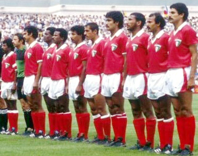 صورة جماعية لمنتخب الكويت قبل مباراته مع منتخب فرنسا في نهائيات كأس العالم 1982