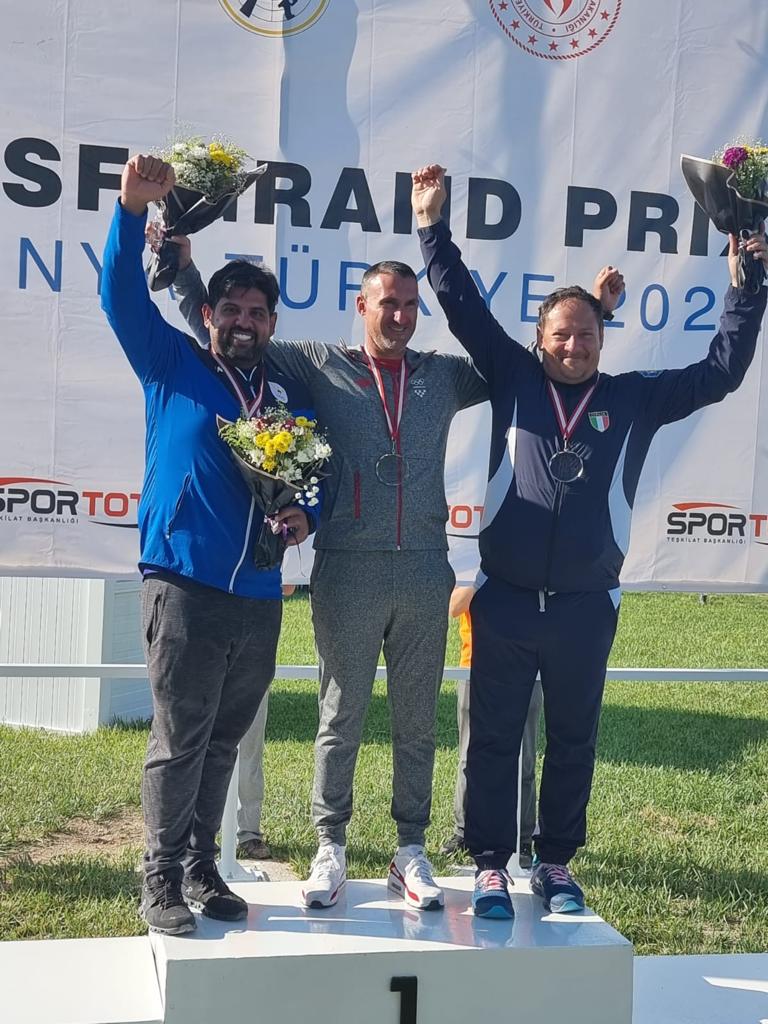 Shooter Nasser Al-Muqalled is crowned with silver medal in the men trap competition