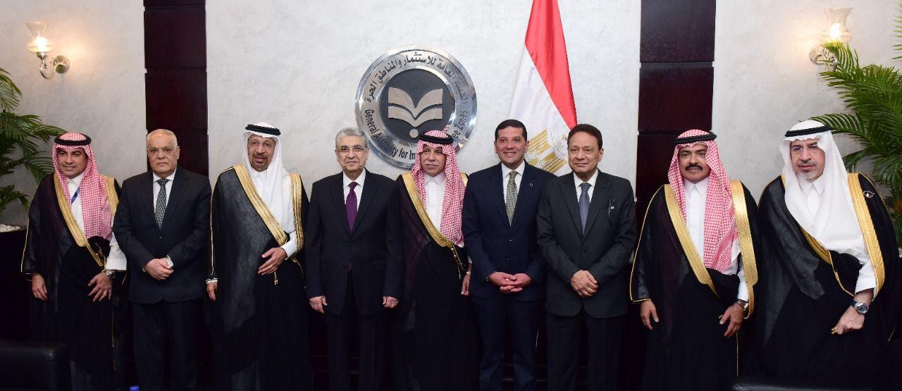 الجانبان المصري والسعودي خلال توقيع عدد من الاتفاقيات بين البلدين