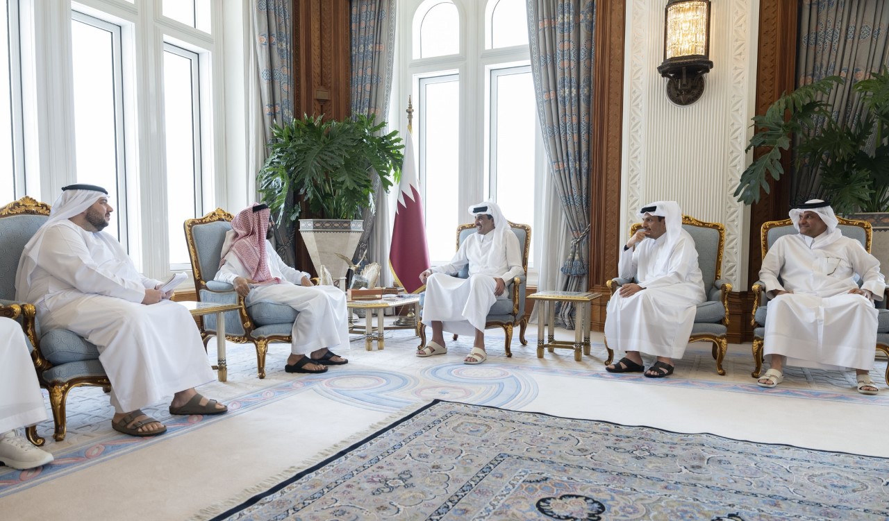 Qatari Amir Sheikh Tamim bin Hamad Al-Thani on Tuesday received  UAE National Security Adviser Sheikh Tahnoun bin Zayed Al-Nahyan