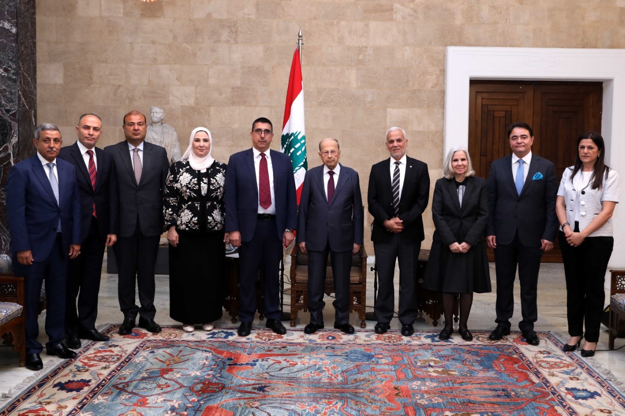 الرئيس اللبناني ميشال عون خلال استقباله وفد المجلس التنفيذي لوزراء الشؤون الاجتماعية العرب