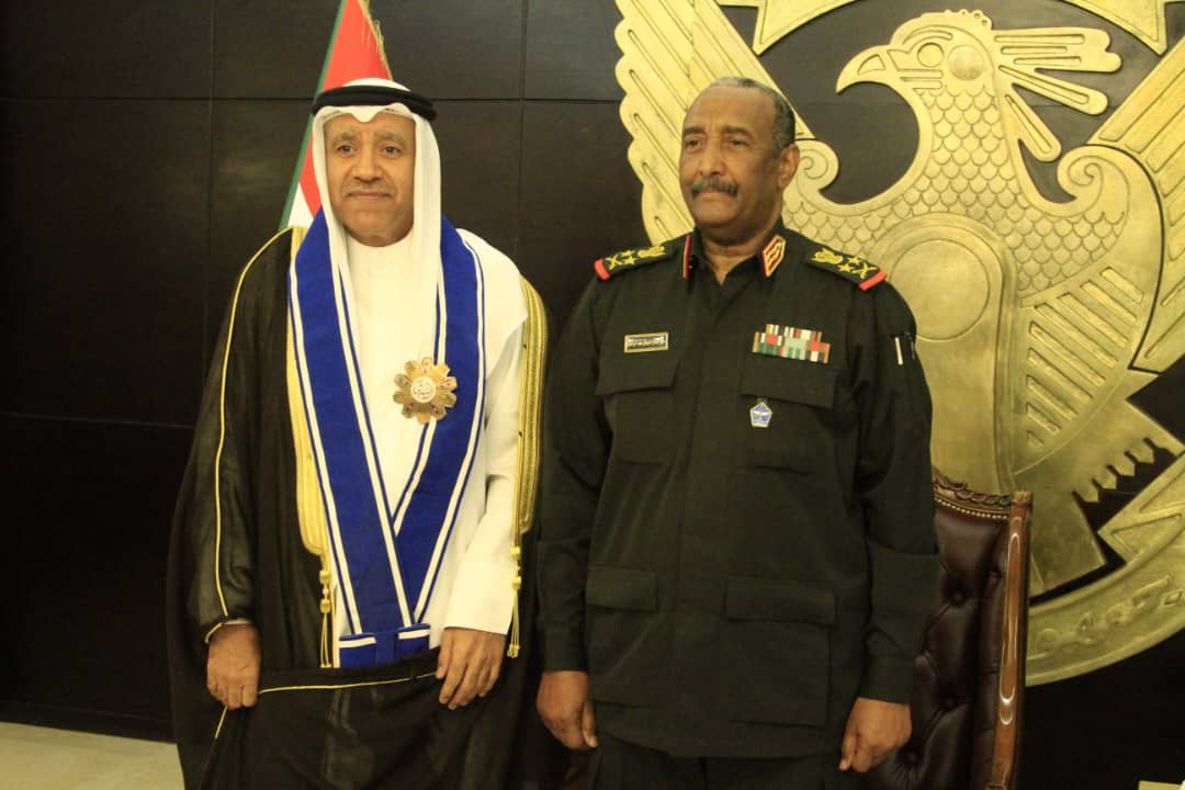 Kuwait ambassador to Sudan handed honorary order at end of tenure
