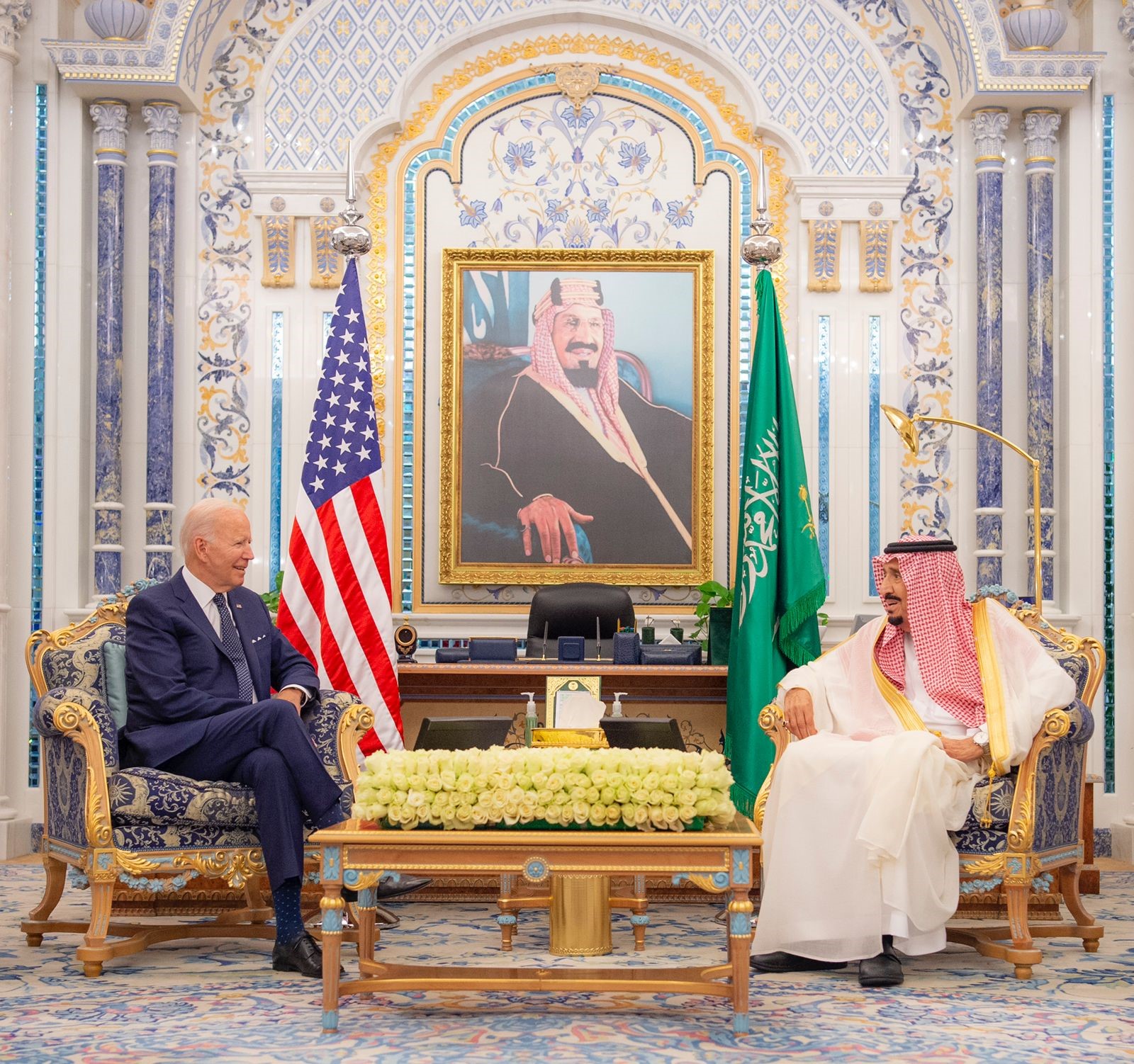 خادم الحرمين الشريفين الملك سلمان بن عبدالعزيز خلال استقبال رئيس الولايات المتحدة الأمريكية جو بايدن