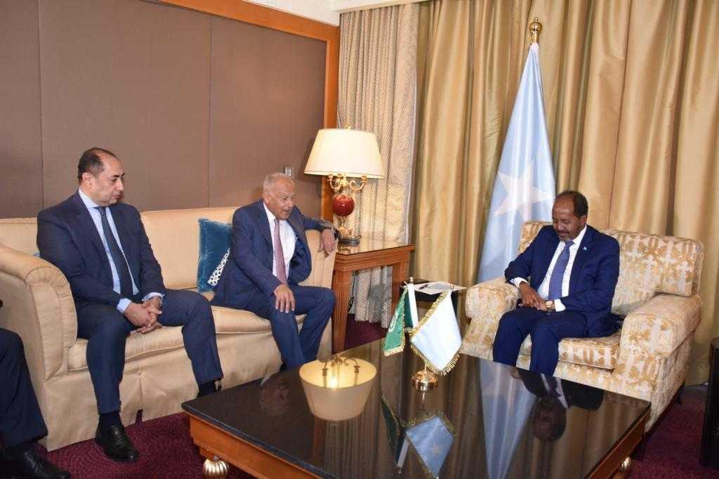 Arab League Secretary General Ahmad Abul-Gheit with Somalia's President Hassan Sheikh Mohmoud