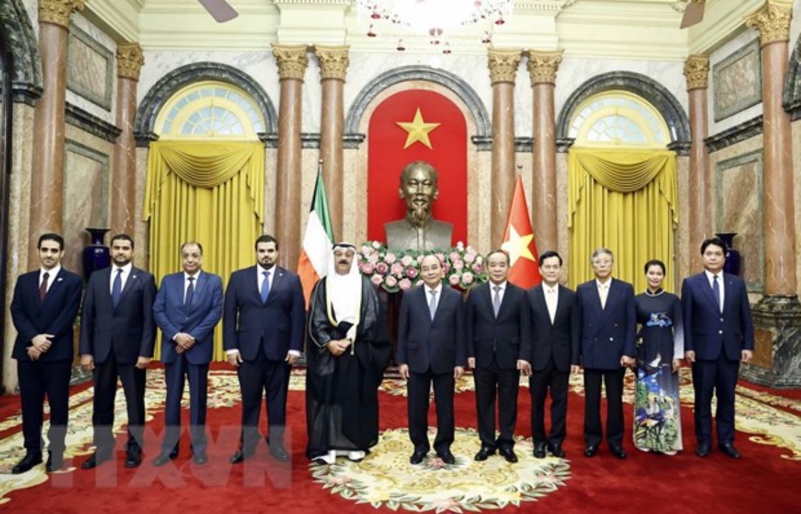 السفير الكويتي لدى فيتنام يقدم أوراق اعتماده للرئيس الفيتنامي