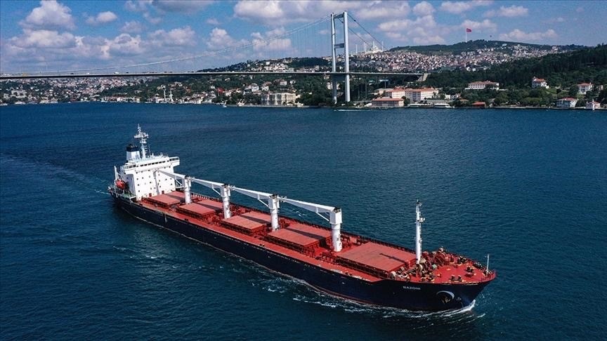 سفينة الشحن متجهة من اسطنبول الى اوكرانيا