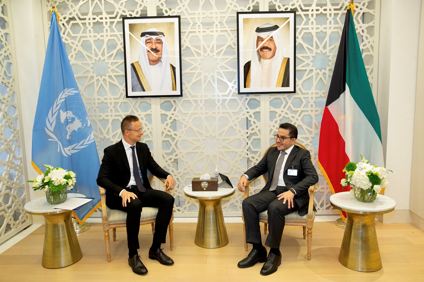 Kuwait FM holds talks with Hungary counterpart