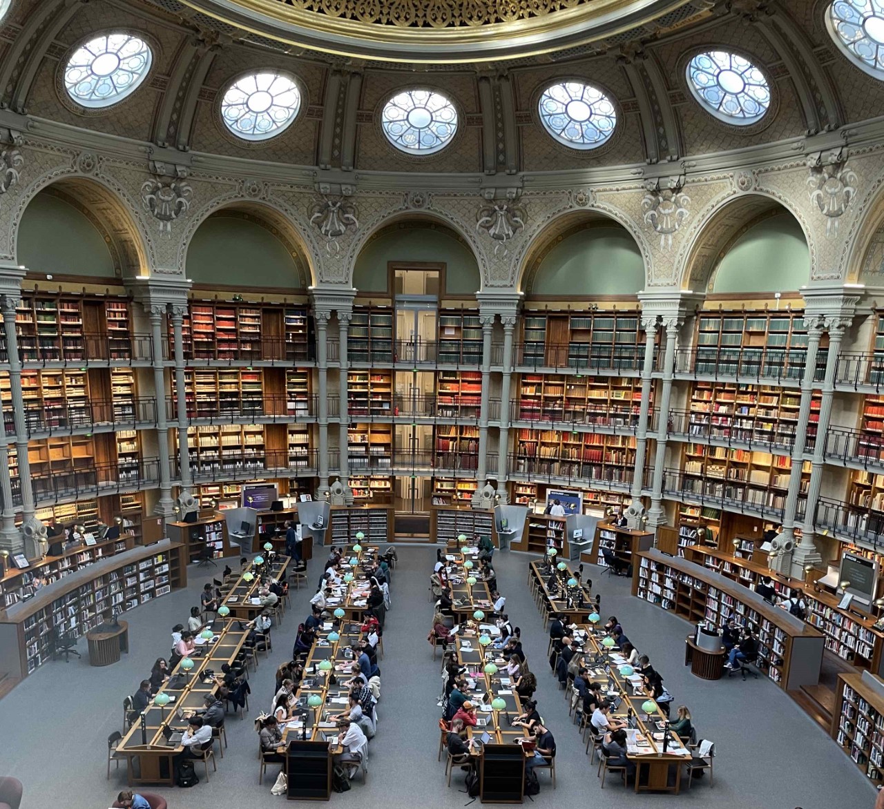 مكتبة (ريشليو) الفرنسية فتح أبوابها بحلة جديدة في قلب باريس