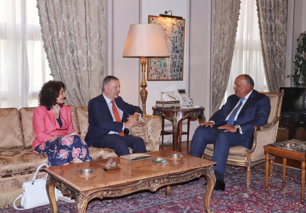 وزير الخارجية المصري يؤكد استمرار دعم بلاده لوكالة (الأونروا)
