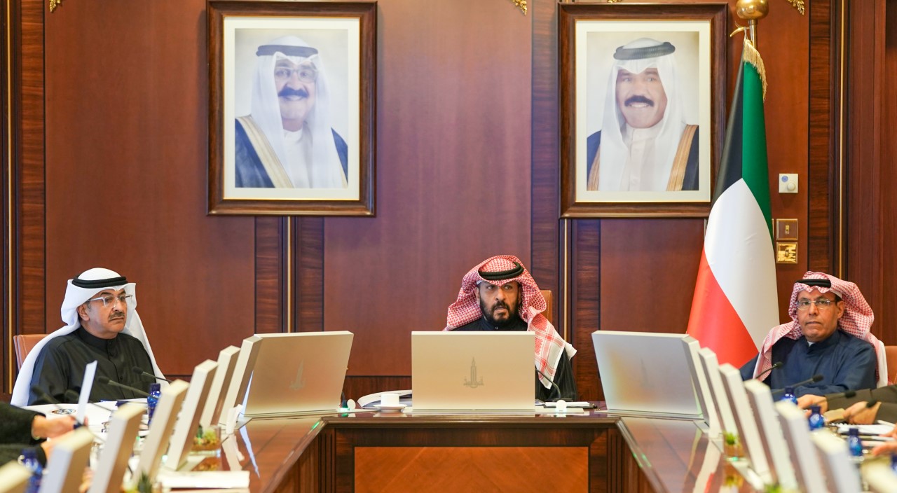 الشيخ طلال خالد الأحمد الصباح خلال ترؤسه الاجتماع