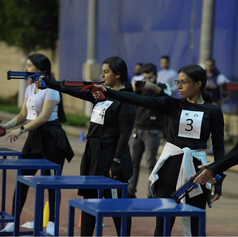 جانب من منافسات الرماية ضمن بطولة فئة للسيدات
