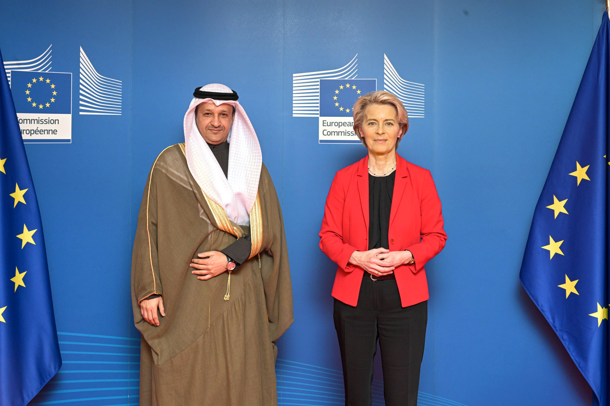 السفير نواف العنزي مع رئيسة المفوضية الأوروبية اورسولا فون دير لاين