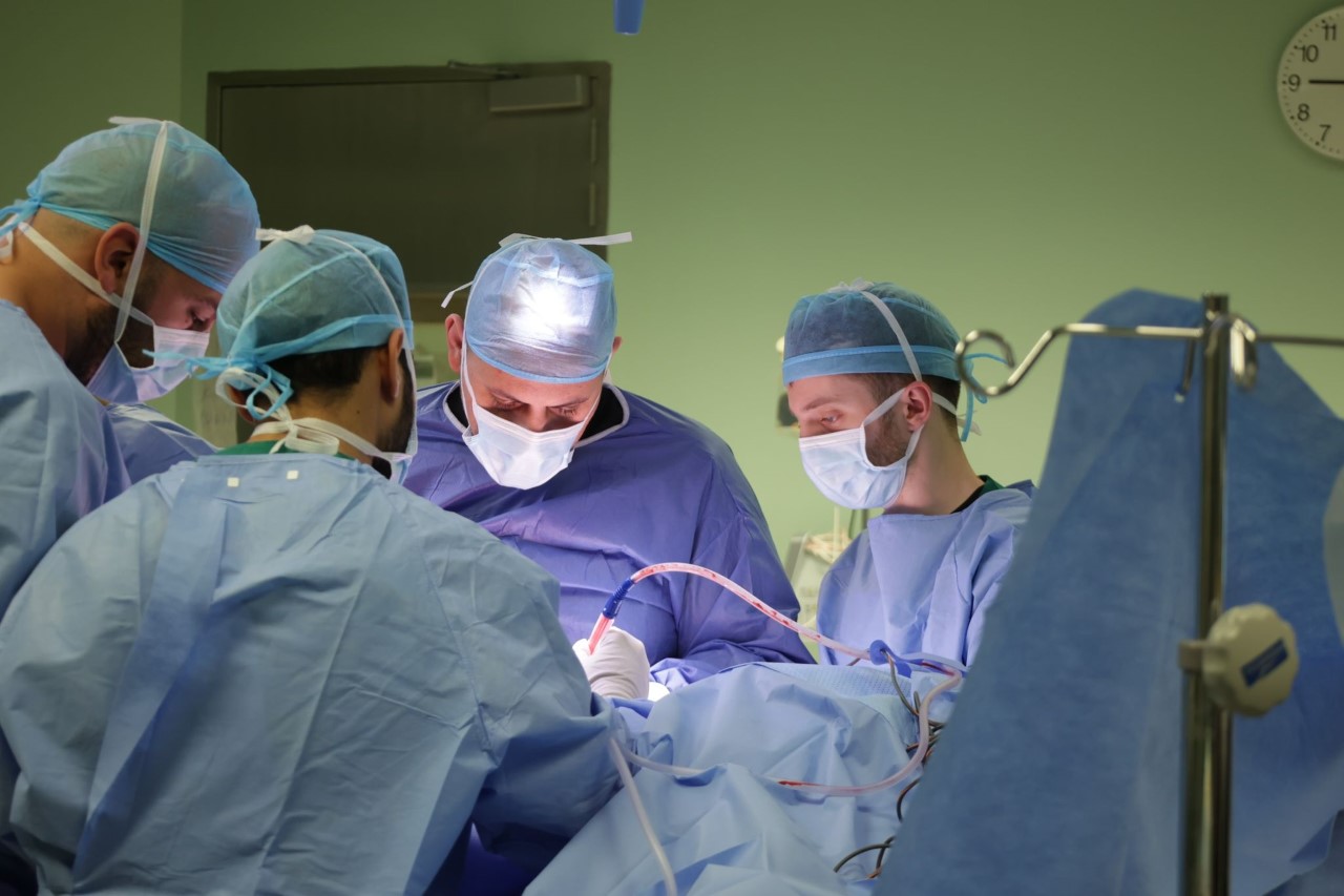Le staff de chirurgiens de l'hôpital Jaber Al-Ahmad