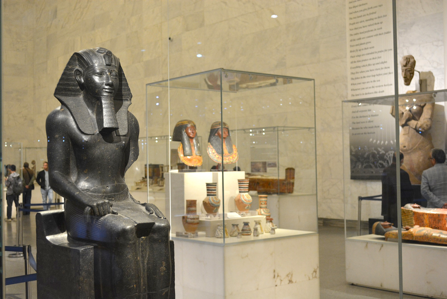 بعض مقتنيات المتحف القومي للحضارة بالقاهرة