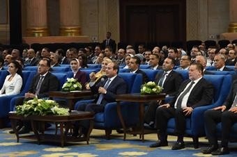 الرئيس المصري: إنفاق 323 مليار دولار على مشاريع البنية التحتية                                                                                                                                                                                            