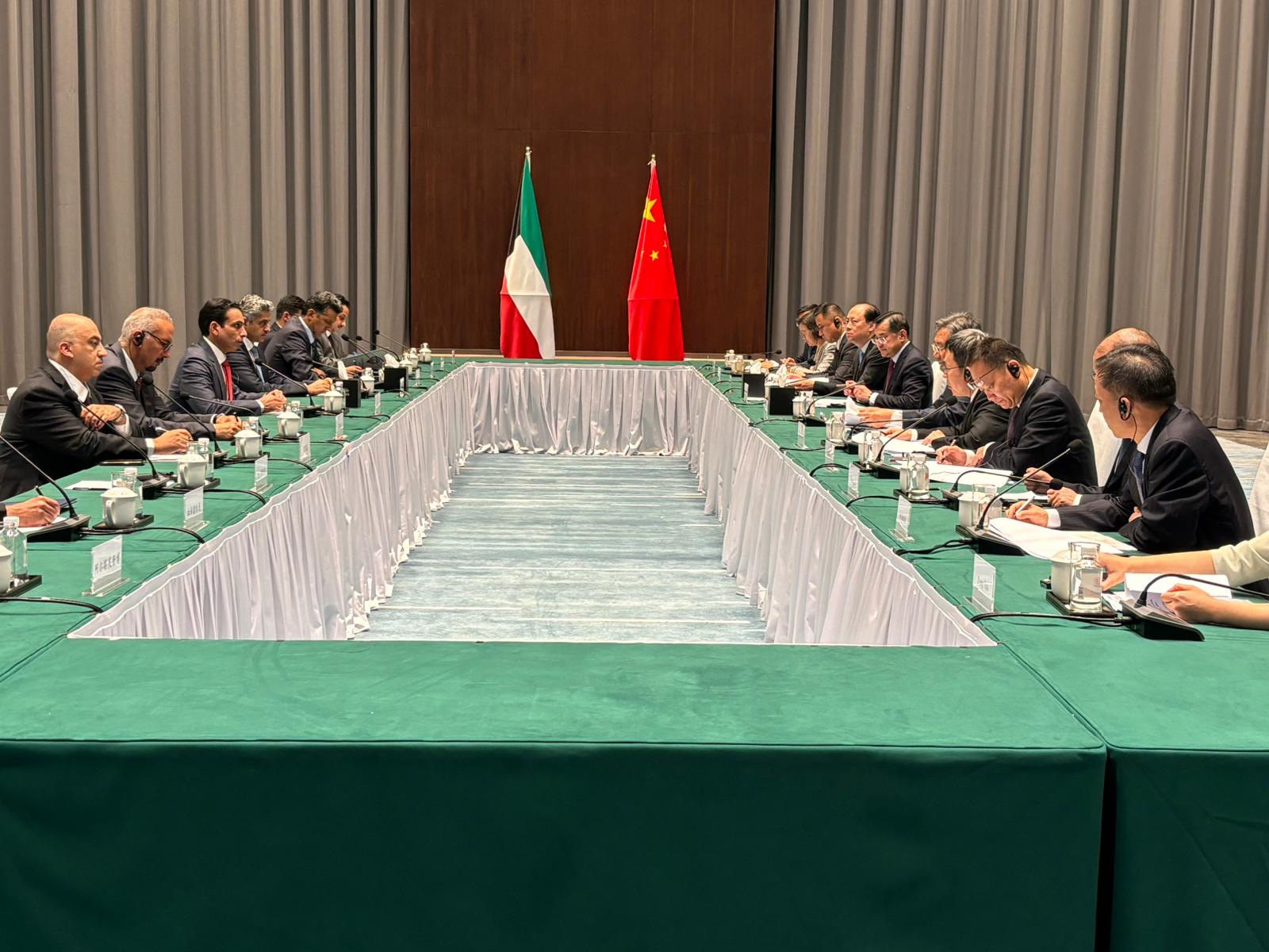 Minister of Commerce and Industry during the meeting with his Chinese counterpart