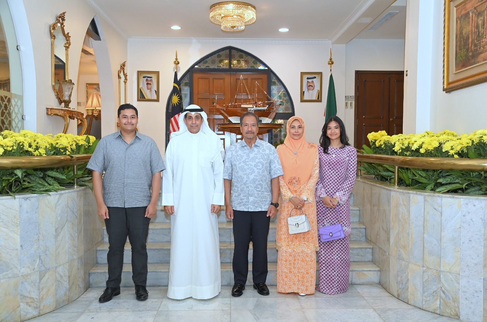 Kuwait's ambassador to Malaysia Rashed Al-Saleh receives former King and governor of Terengganu, Sultan Mizan Zainal Abidin