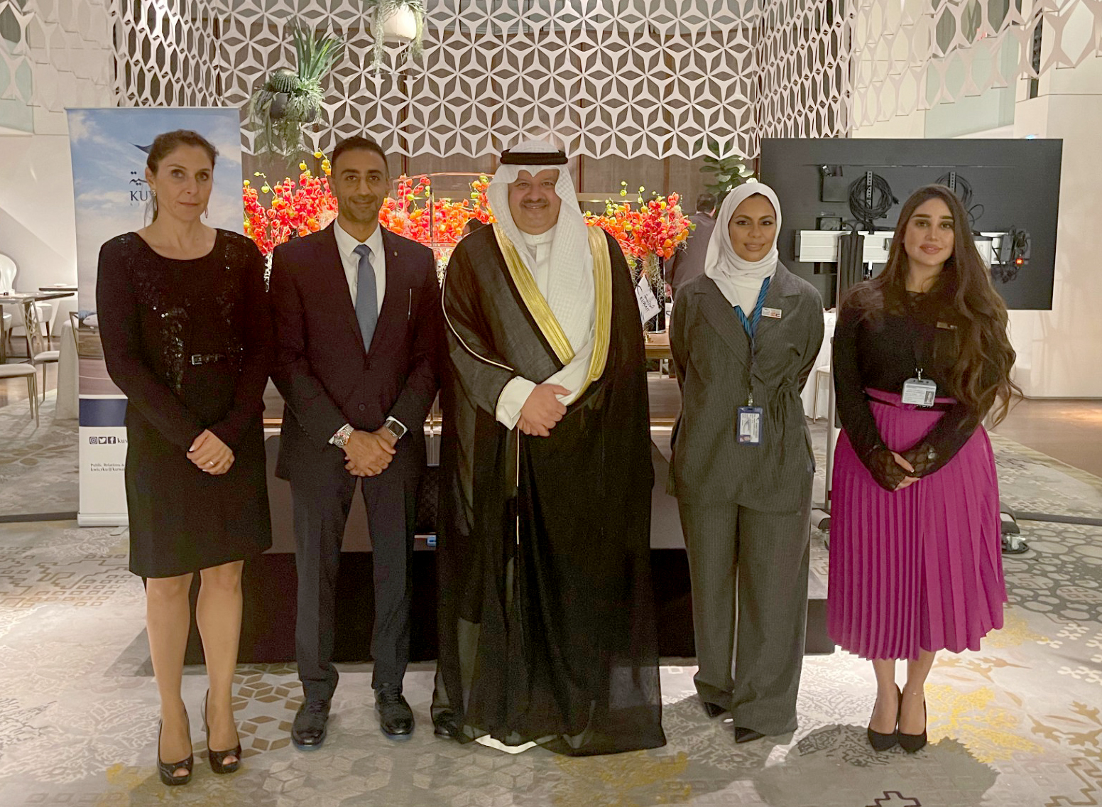 سفير الكويت لدى إسبانيا خليفة الخرافي والمدير الإقليمي لمملكتي إسبانيا والمغرب في الخطوط الجوية الكويتية معاذ الراشد خلال الحفل