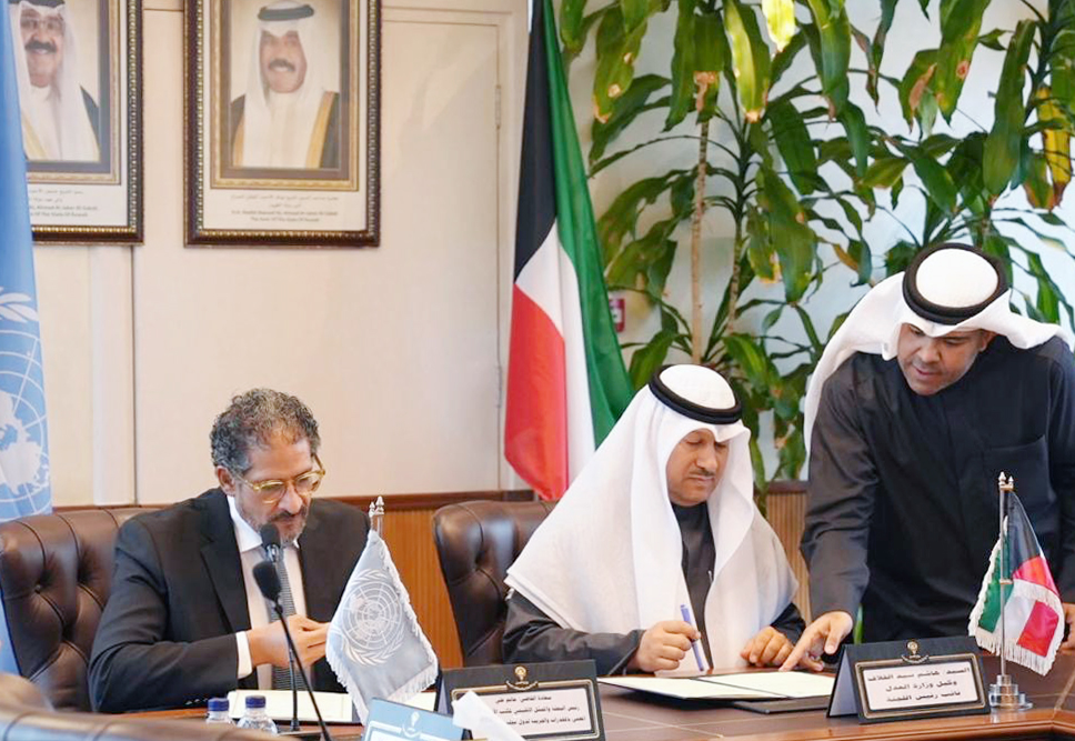 Kuwait, UN representatives sign agreement preventing human trafficking, immigrant smuggling