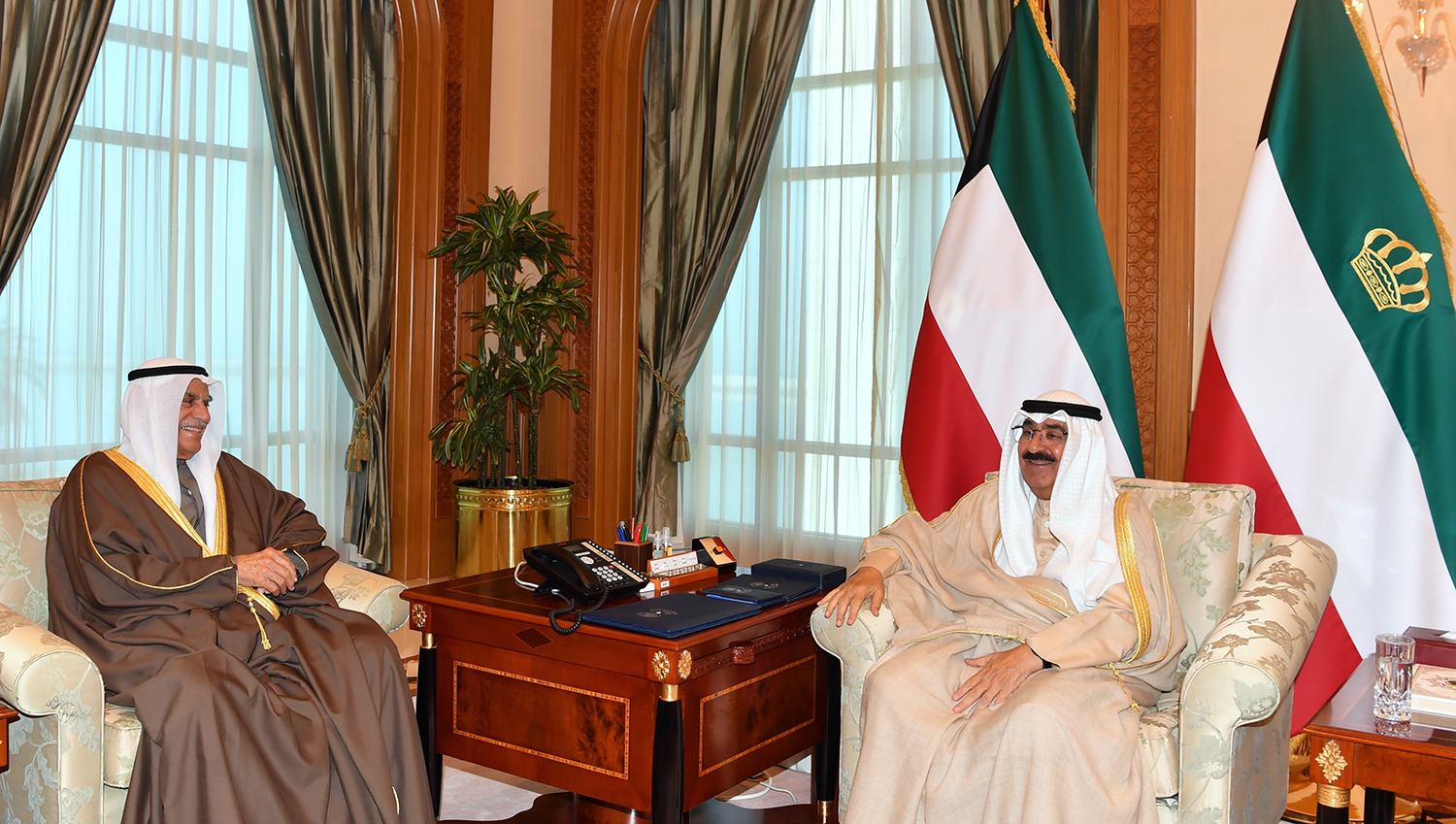 سمو أمير البلاد مستقبلا رئيس مجلس الأمة