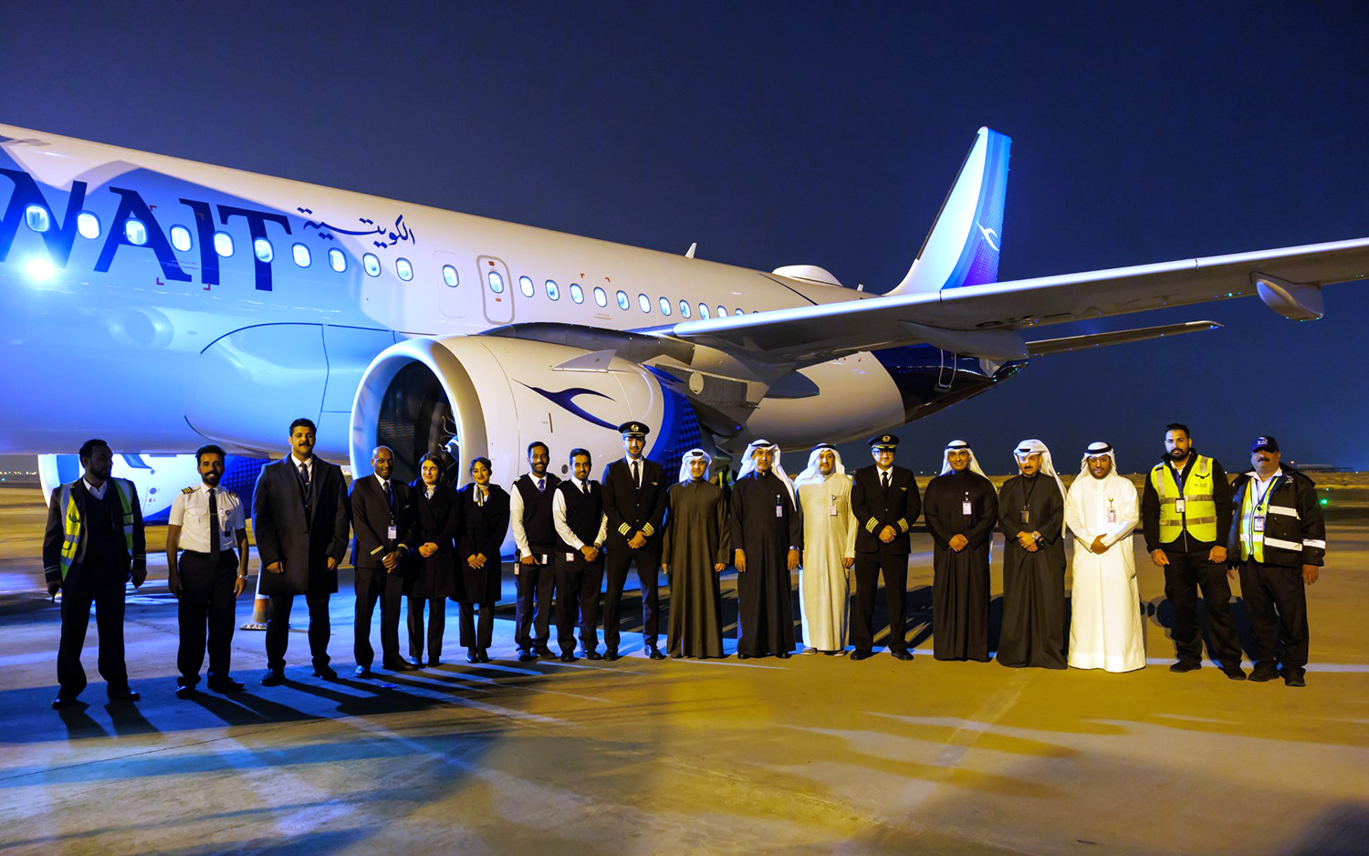 Kuwait Airways officials receive "Burgan," Airbus A320neo aircraft