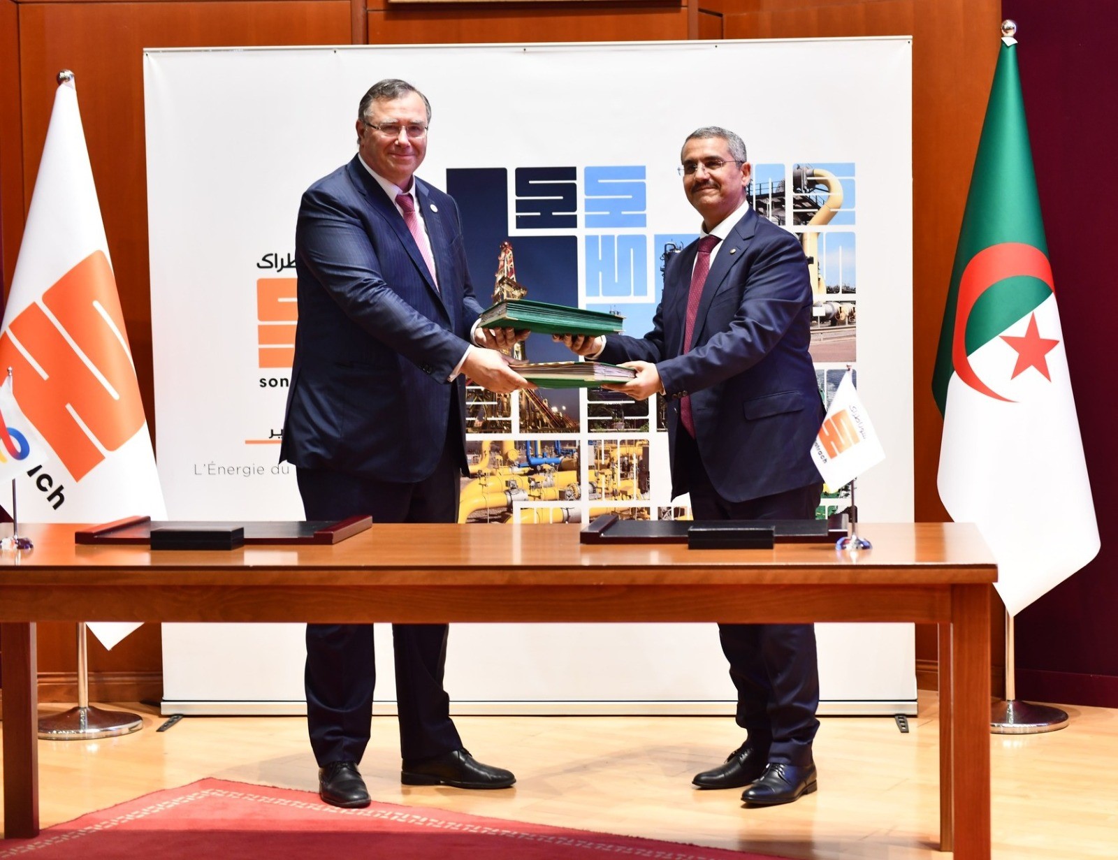 Algerian (Sonatrach) and French Total (Energies) sign agreement
