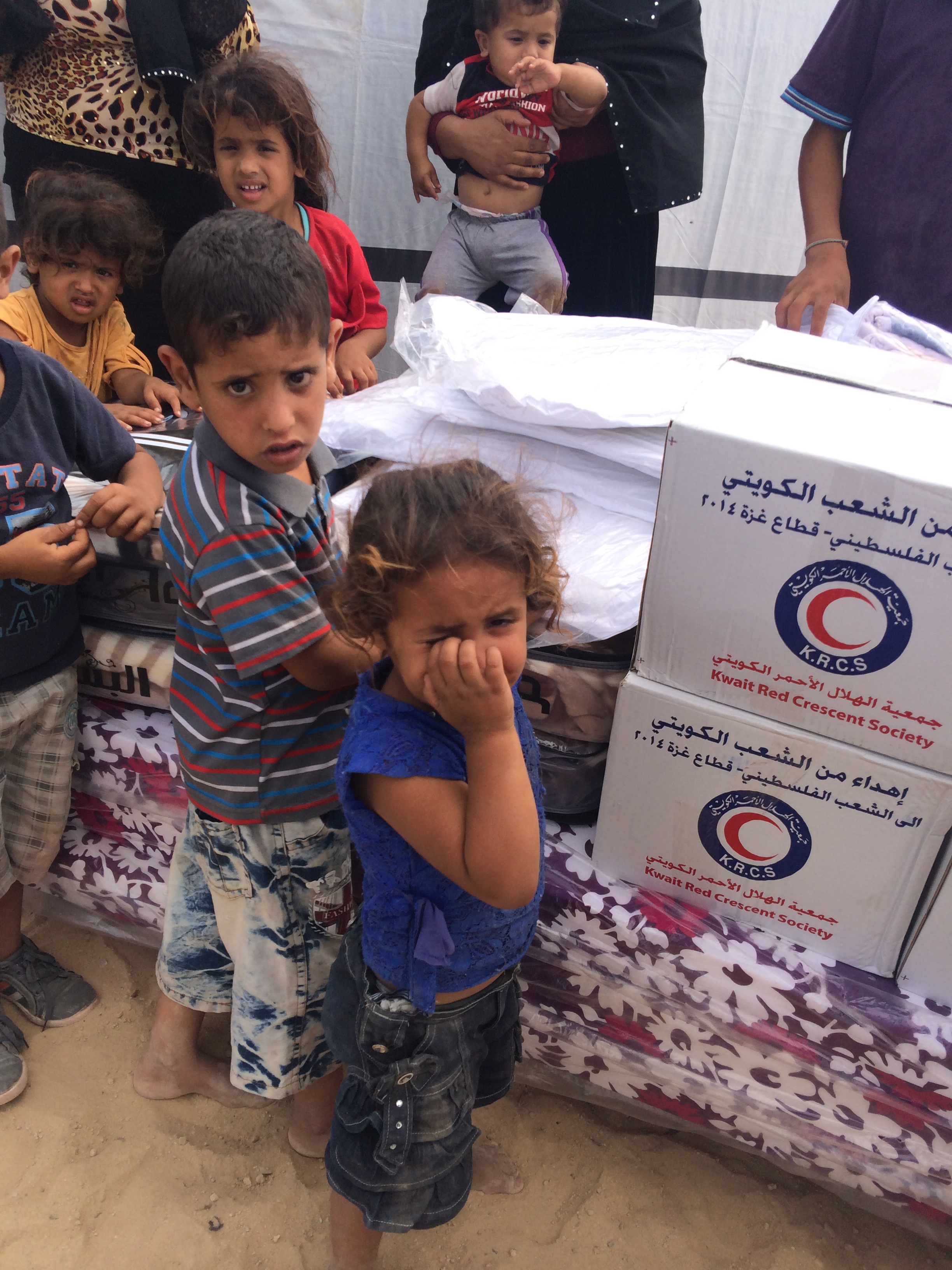 جانب من المساعدات الإنسانية والصحية لأهالي قطاع غزة في عام 2014