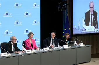 (الاستثمار الأوروبي): تمويل مشروعات الطاقة المستدامة يسجل مستوى قياسيا بالاتحاد الأوروبي في 2022                                                                                                                                                          