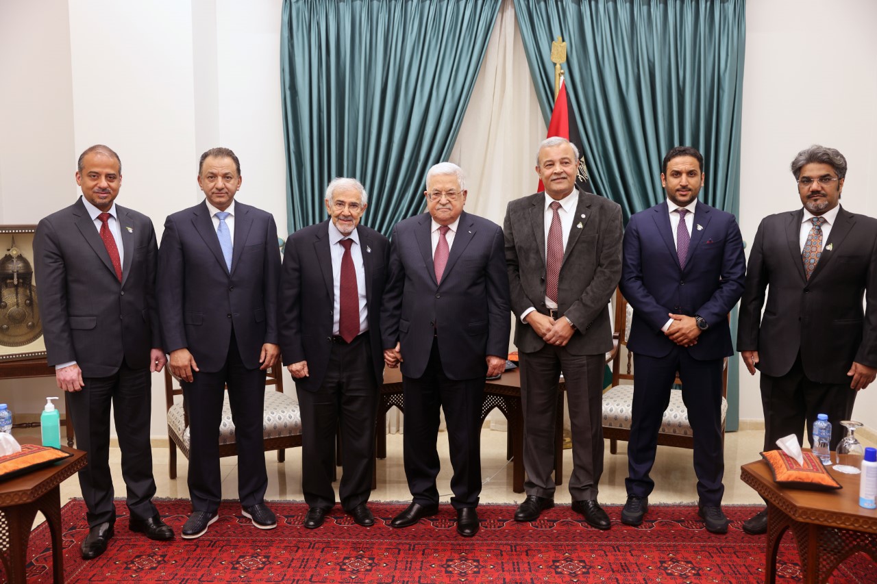 Palestinian President Mahmoud Abbas receives delegation from Kuwaiti Red Crescent Society headed by Hilal Al-Sayer