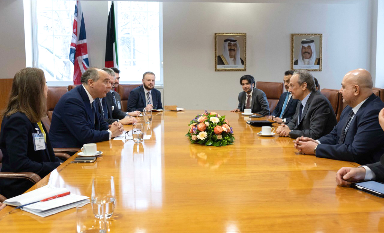 Kuwait FM discusses bolstering strategic investment partnership with UK Minister