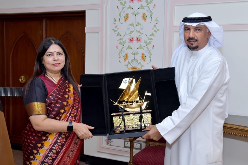 Indian Minister of State for Foreign Affairs and Culture Meenakshi Lekhi with the Kuwaiti Ambassador Jassem Ibrahim Al-Najim