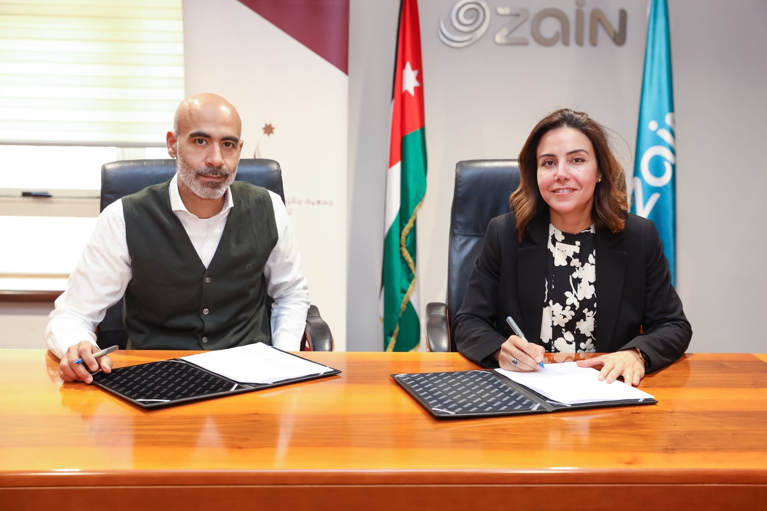 شركة زين الكويتية تقدم الدعم لجمعية تربوية اردرنية