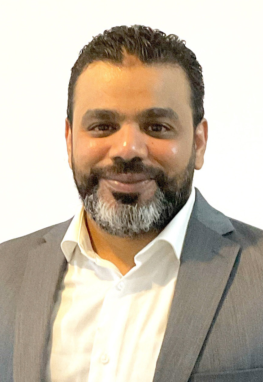 مدير تطوير الأعمال في إحدى شركات تكنولوجيا المعلومات ياسر عثمان